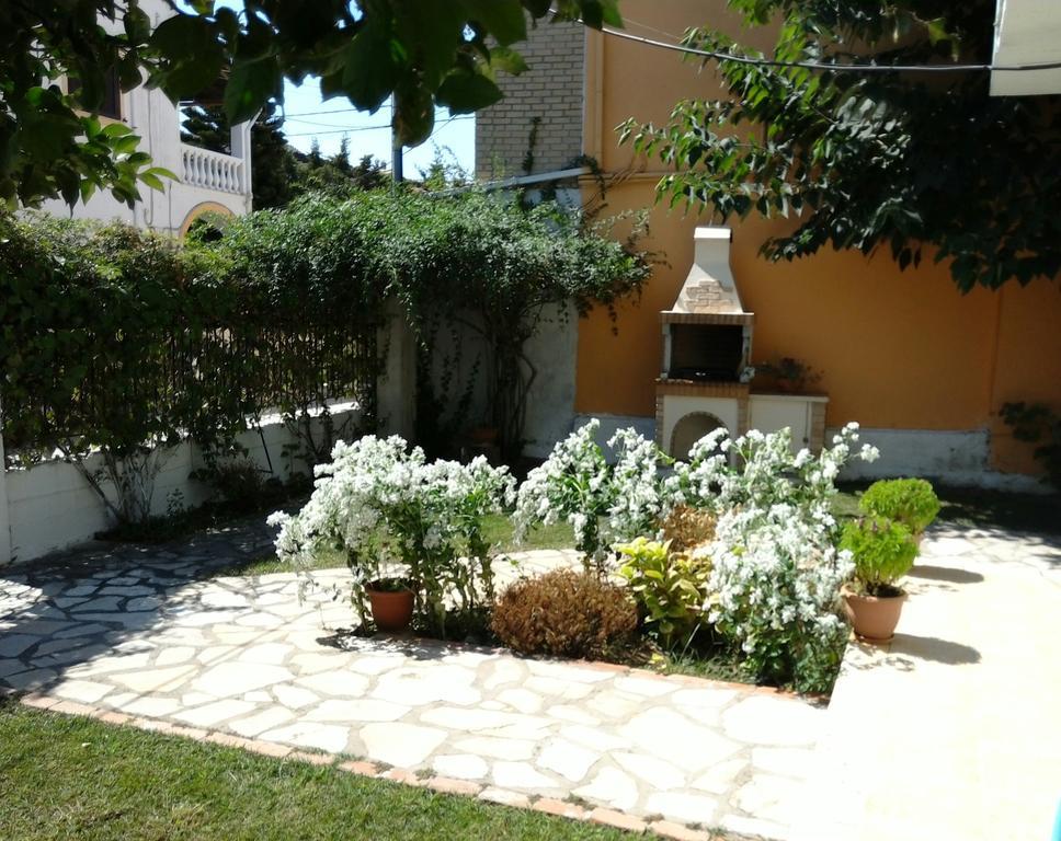 Dimitris Studios Αχαράβη Εξωτερικό φωτογραφία